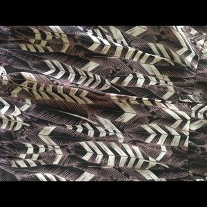 Ladies feather shorts with pockets